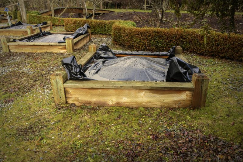 Rock Bed Weeding in Honolulu, HI